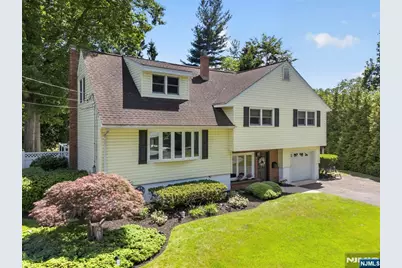 13 Gritman Court, Westwood, NJ 07675 - Photo 2