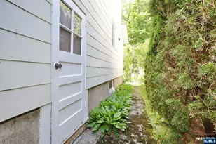 105 Sherwood Ave, Mahwah, NJ 07430 - Photo 20
