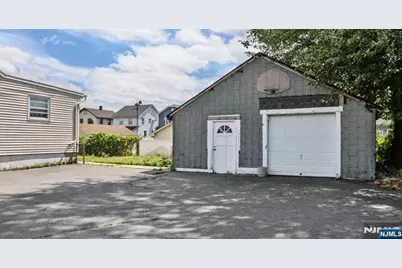 162 Forest Avenue, Lyndhurst Township, NJ 07071 - Photo 20