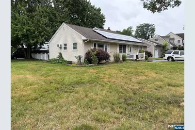 208 Lawrence Drive, Paramus, NJ 07652 - Photo 2