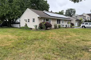 208 Lawrence Dr, Paramus, NJ 07652 - Photo 2