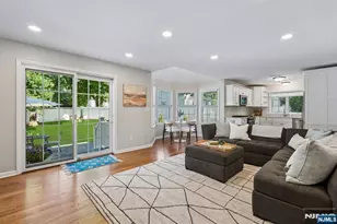 7 Holly Ct, Bloomfield, NJ 07003 - Photo 14
