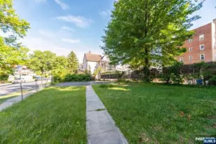 158 Clinton St, East Orange, NJ 07018 - Photo 32