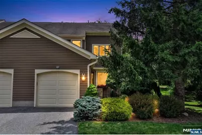 227 Westervelt Lane, Mahwah, NJ 07430 - Photo 2