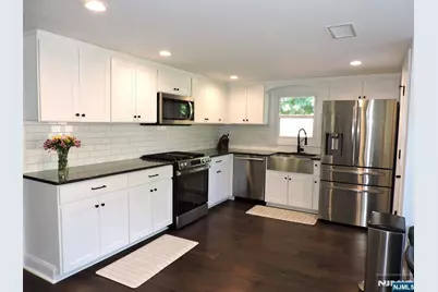 350 Monroe Avenue, Wyckoff Township, NJ 07481 - Photo 10