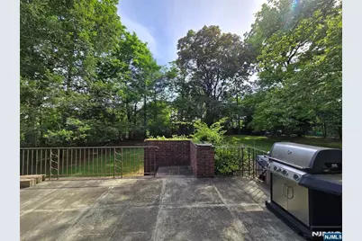 220 Manor Road, Ridgewood, NJ 07450 - Photo 12