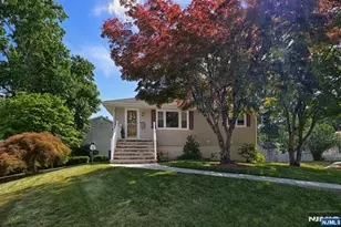 30 Heather Ln, Bloomingdale, NJ 07403 - Photo 2