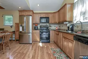 30 Heather Ln, Bloomingdale, NJ 07403 - Photo 6