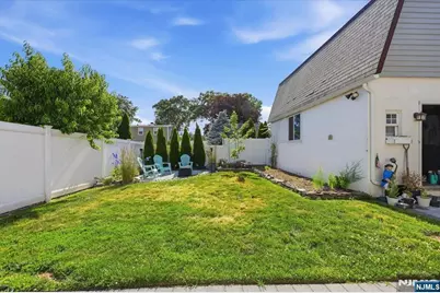66 7th Avenue, Hawthorne, NJ 07506 - Photo 32