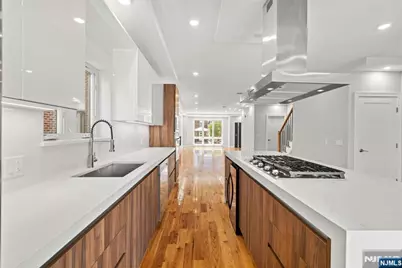 229 Wayne Avenue, Cliffside Park, NJ 07010 - Photo 12