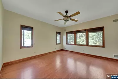 8 Marlo Road, Livingston, NJ 07039 - Photo 4