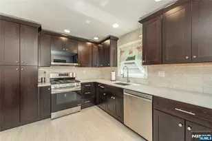 44 Molinari Dr, Wanaque, NJ 07465 - Photo 10
