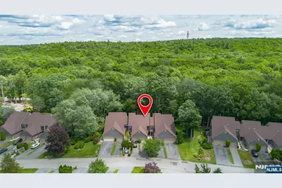 6 New Bedford Road D #D, West Milford, NJ 07480 - Photo 2