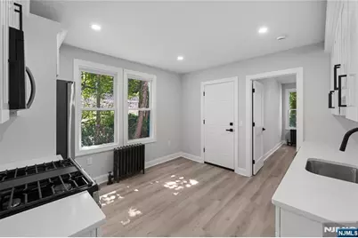 534 Morris Street, Orange, NJ 07050 - Photo 30