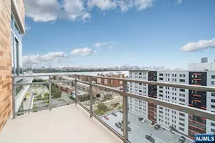 1807 Hudson Park, Edgewater, NJ 07020 - Photo 2