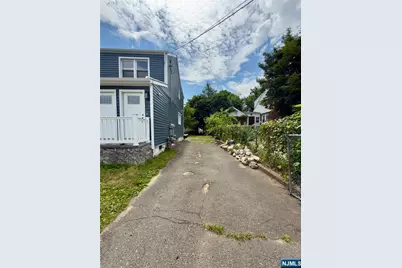 60 Laurel, Paterson, NJ 07522 - Photo 4
