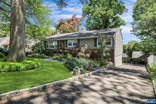 480 Baxter Ave, Wyckoff Township, NJ 07481 - Photo 2