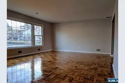 18 Van Wagoner Drive, Englewood Cliffs, NJ 07632 - Photo 2