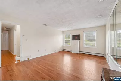 62 Parkway, Rochelle Park Township, NJ 07662 - Photo 16