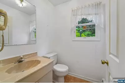 62 Parkway, Rochelle Park Township, NJ 07662 - Photo 14