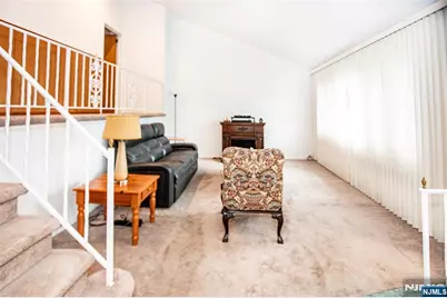 560 Boulevard, New Milford, NJ 07646 - Photo 10