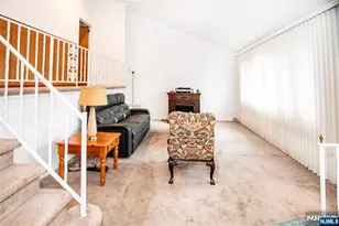 560 Boulevard, New Milford, NJ 07646 - Photo 10