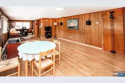 560 Boulevard, New Milford, NJ 07646 - Photo 32