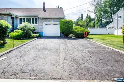 560 Boulevard, New Milford, NJ 07646 - Photo 4