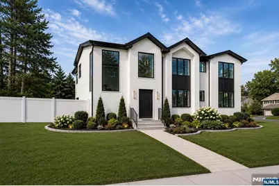 673 Cambridge Road, Paramus, NJ 07652 - Photo 2