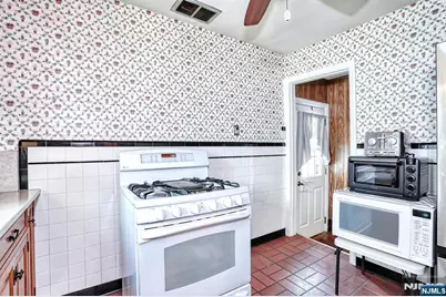 41 Martin Avenue, Clifton, NJ 07012 - Photo 16