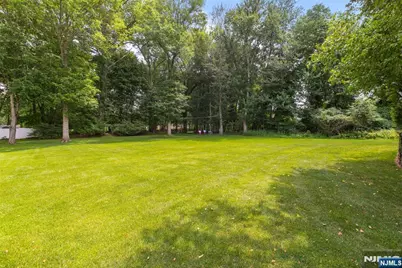 225 Walnut Street, Livingston, NJ 07039 - Photo 44