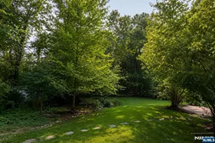 28 Sunrise Dr, Montvale, NJ 07645 - Photo 32
