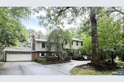 28 Sunrise Drive, Montvale, NJ 07645 - Photo 2