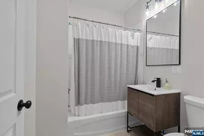 35-37 W End Avenue, Newark, NJ 07106 - Photo 18