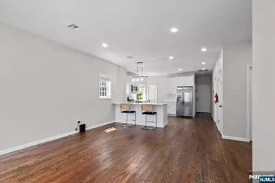 35-37 W End Avenue, Newark, NJ 07106 - Photo 6