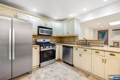 335 River Road, New Milford, NJ 07646 - Photo 12