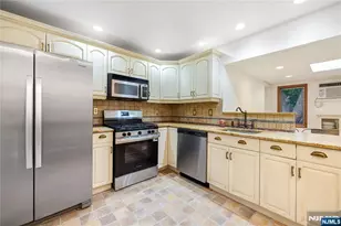 335 River Rd, New Milford, NJ 07646 - Photo 12