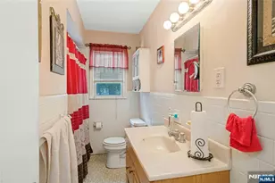 4 Royal Ave, Hawthorne, NJ 07506 - Photo 6