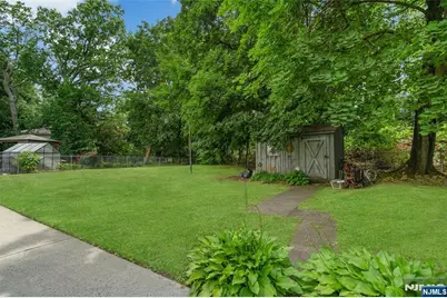 4 Royal Avenue, Hawthorne, NJ 07506 - Photo 18