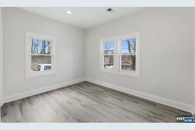 31 Saint Moritz Place, Wayne, NJ 07470 - Photo 16