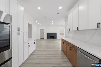 31 Saint Moritz Place, Wayne, NJ 07470 - Photo 8