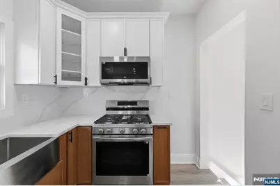 31 Saint Moritz Place, Wayne, NJ 07470 - Photo 10