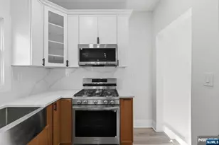31 St Moritz Pl, Wayne, NJ 07470 - Photo 10
