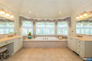 9 Ralph Dr, Fairfield, NJ 07004 - Photo 22