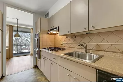 2 Horizon Road #G5, Fort Lee, NJ 07024 - Photo 28