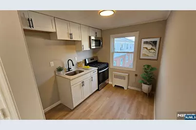 64 Hastings B #B, Rutherford, NJ 07070 - Photo 6