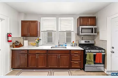 92 S Devine Street, Newark, NJ 07106 - Photo 2