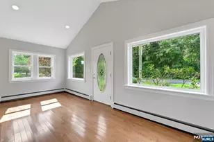 32 Bellows Ln, Montville Township, NJ 07082 - Photo 6