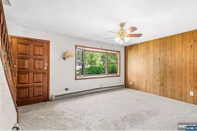 354 Terhune Avenue, Paramus, NJ 07652 - Photo 12