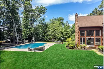 739 Shoshone Trail, Franklin Lakes, NJ 07417 - Photo 4